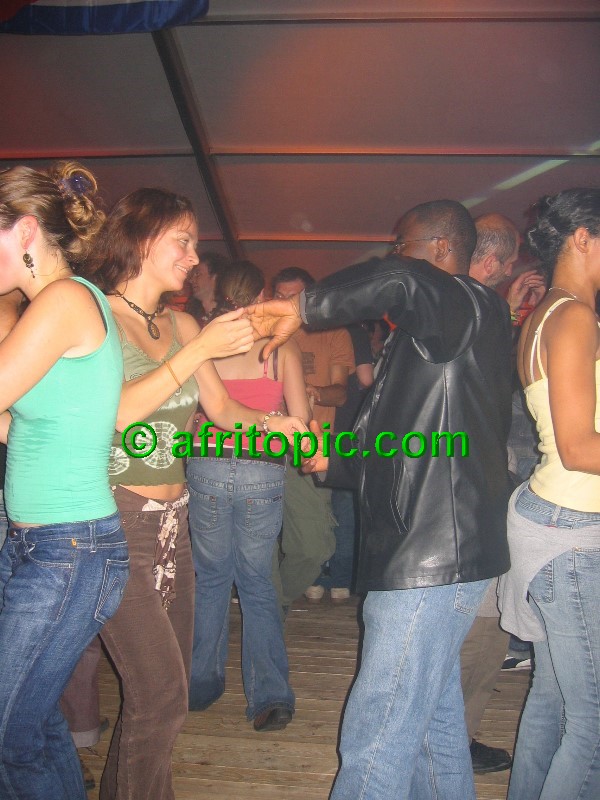 ../Images/afw2006c 619.jpg